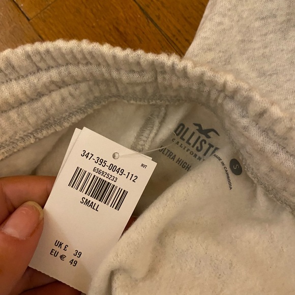 Women's Light Gray Cargo Sweatpants - Picture 4 of 4